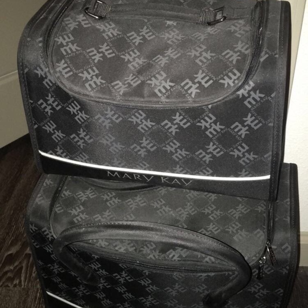 Mary Kay Rolling Tote